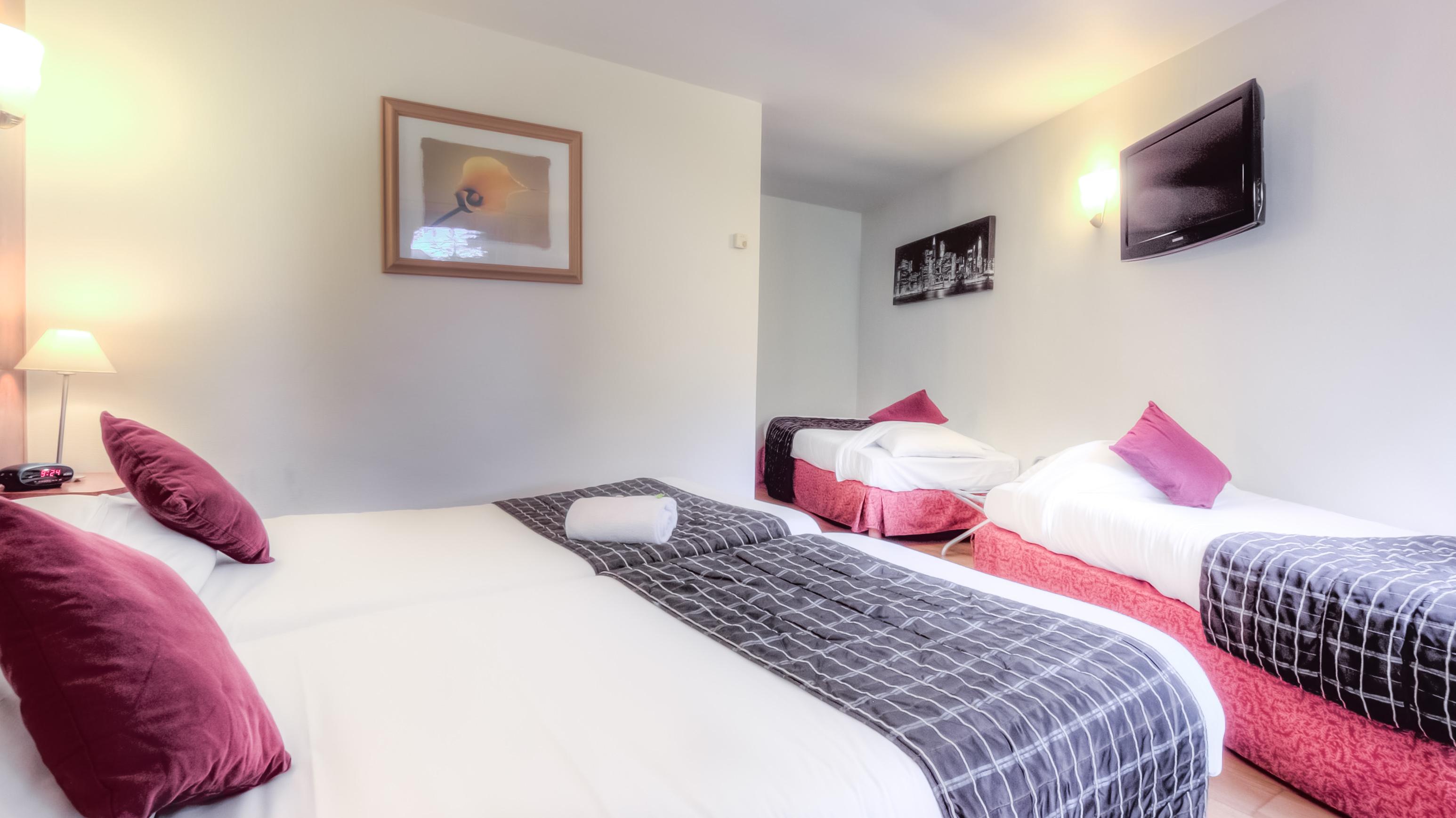 Logis Hotel Restaurant Des Acacias Lille Neuville En Ferrain נוביל-אן-פרה מראה חיצוני תמונה