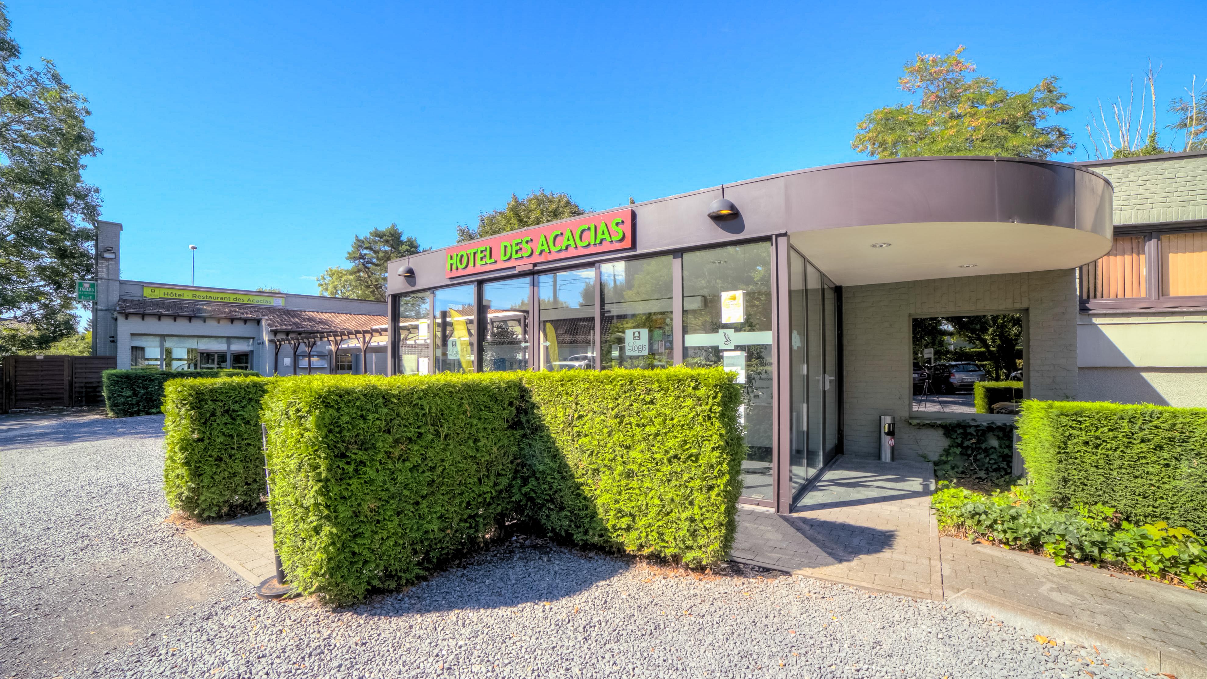 Logis Hotel Restaurant Des Acacias Lille Neuville En Ferrain נוביל-אן-פרה מראה חיצוני תמונה