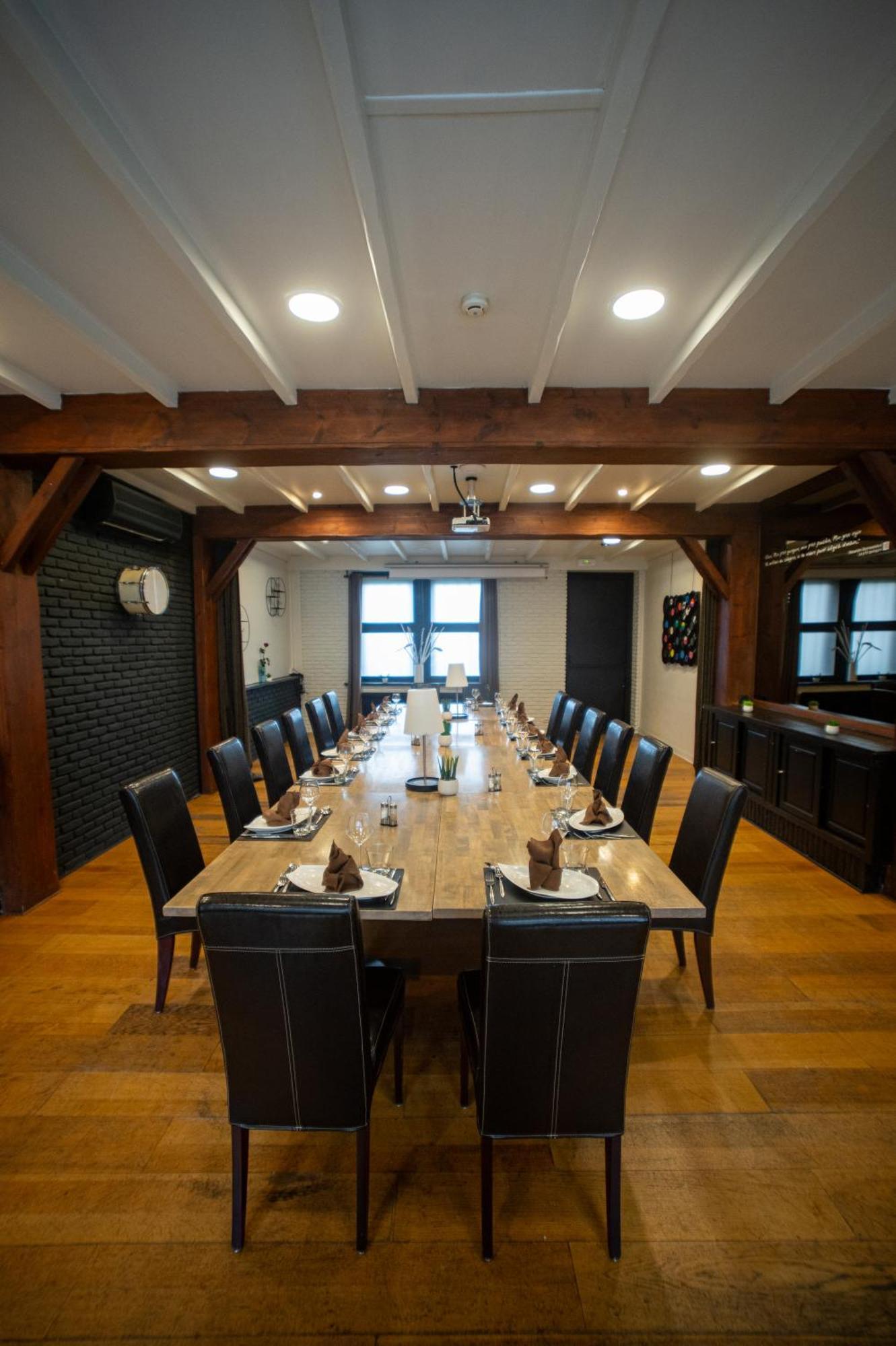 Logis Hotel Restaurant Des Acacias Lille Neuville En Ferrain נוביל-אן-פרה מראה חיצוני תמונה