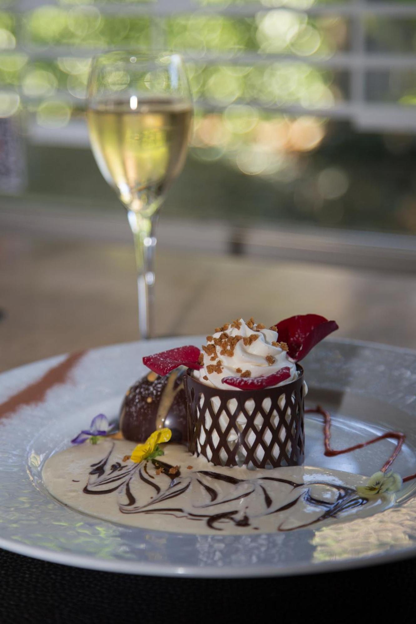 Logis Hotel Restaurant Des Acacias Lille Neuville En Ferrain נוביל-אן-פרה מראה חיצוני תמונה